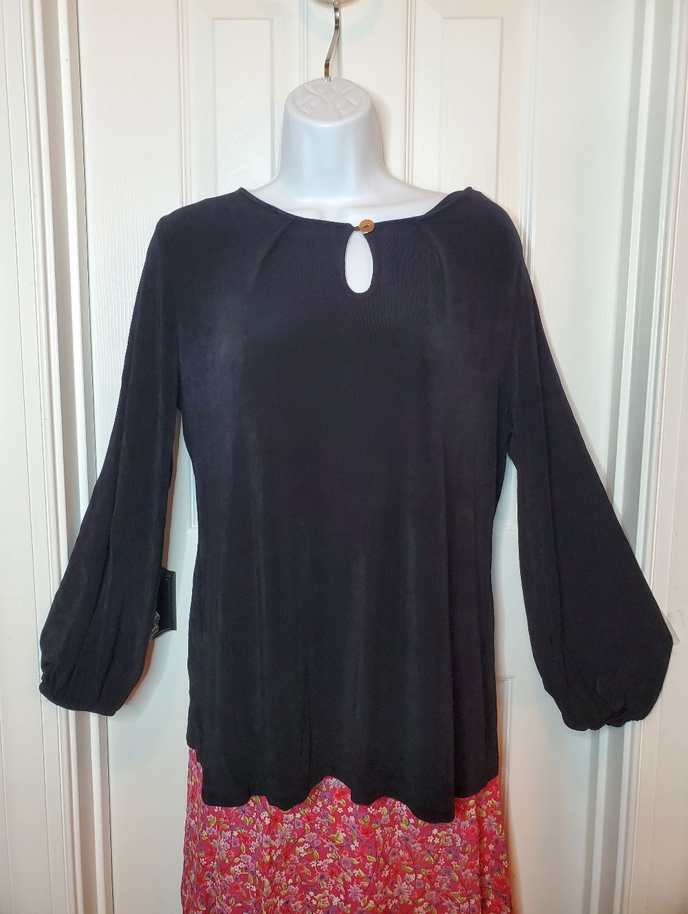 Chico's Travelers Black Keyhole Blouse Size 1 (Medium)